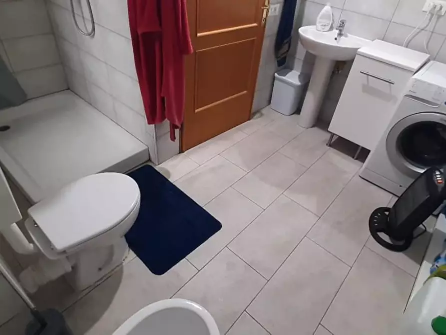 Immagine 18 di Appartamento in vendita  a Cecina