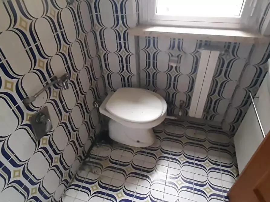 Immagine 11 di Appartamento in vendita  a Cecina