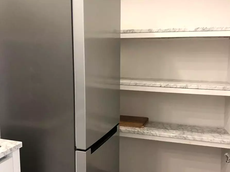 Immagine 4 di Porzione di casa in vendita  a Carrara