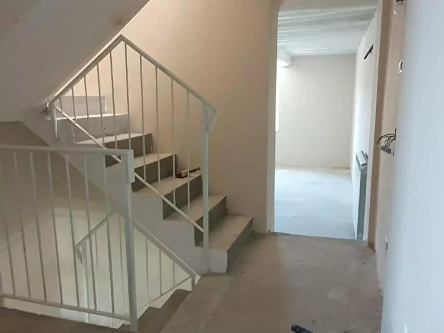 Immagine 32 di Terratetto in vendita  a Lucca