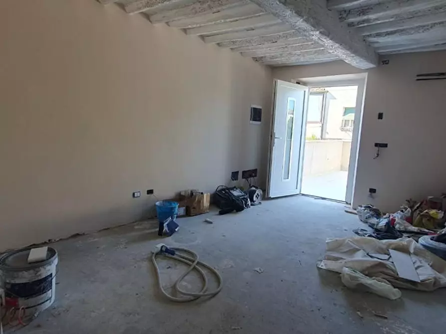 Immagine 39 di Terratetto in vendita  a Lucca