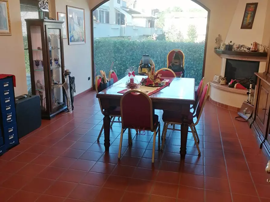 Immagine 1 di Villa in vendita  a Poggio A Caiano