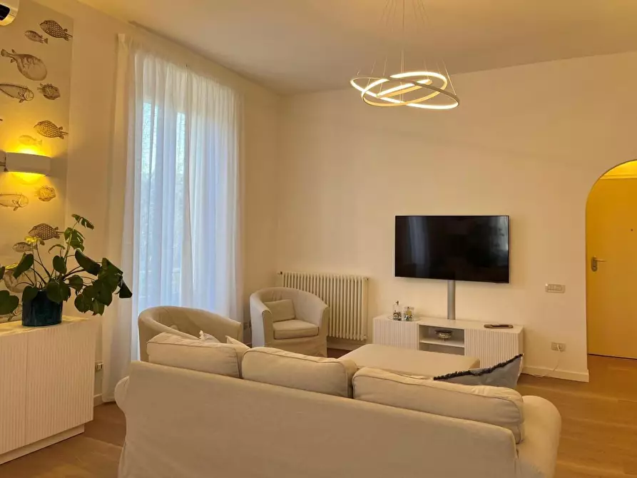 Immagine 13 di Appartamento in affitto  a Forte Dei Marmi