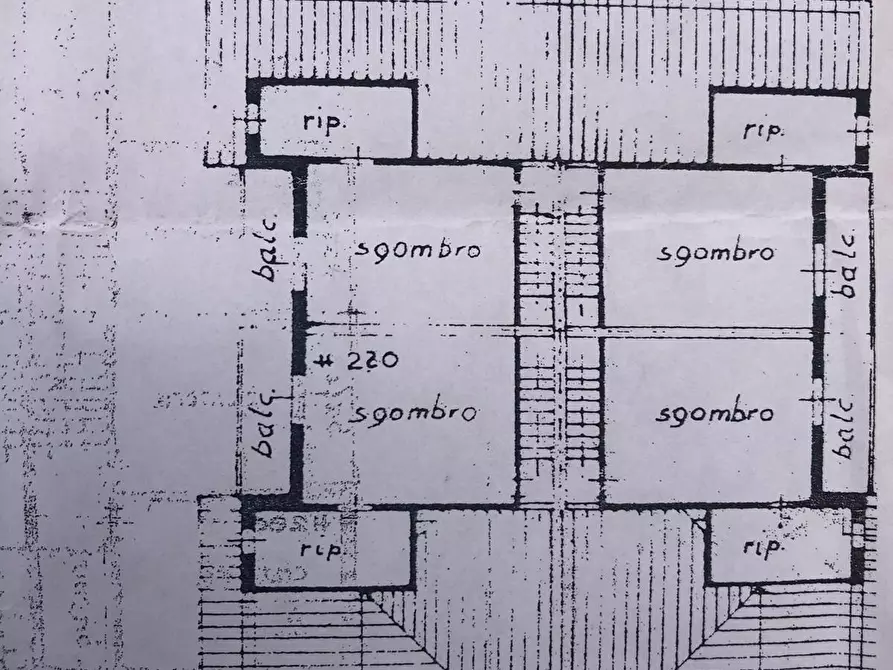 Immagine 21 di Casa bifamiliare in vendita  a Viareggio