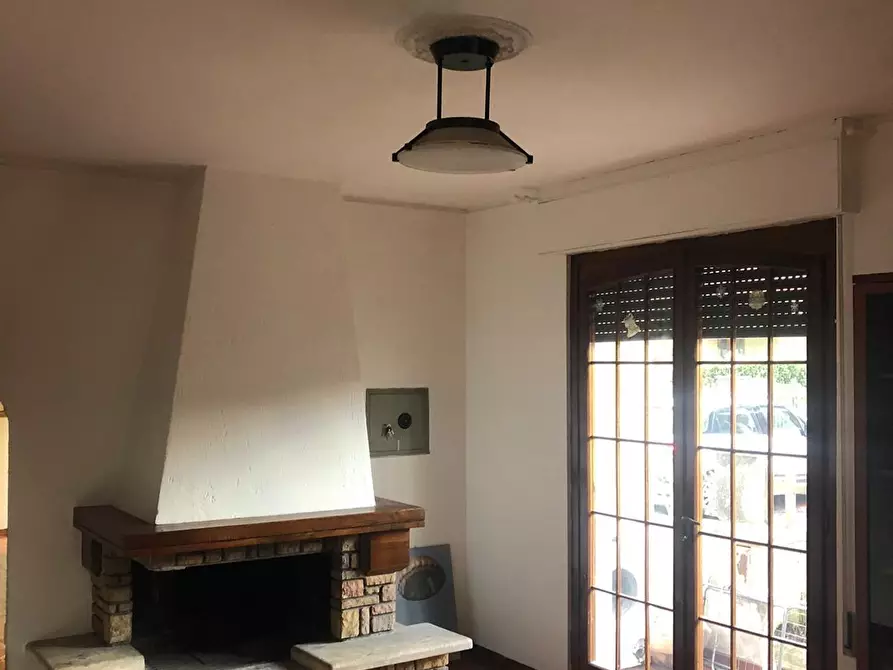 Immagine 7 di Casa bifamiliare in vendita  a Viareggio