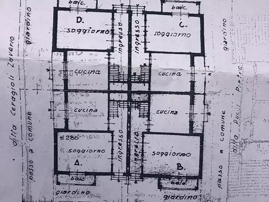 Immagine 23 di Casa bifamiliare in vendita  a Viareggio