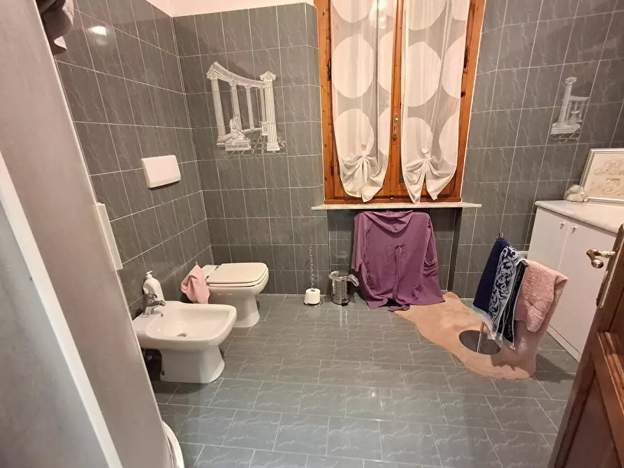 Immagine 9 di Appartamento in vendita  a Capraia E Limite