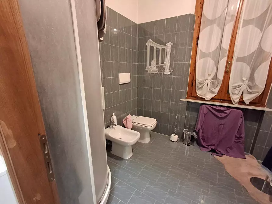 Immagine 10 di Appartamento in vendita  a Capraia E Limite