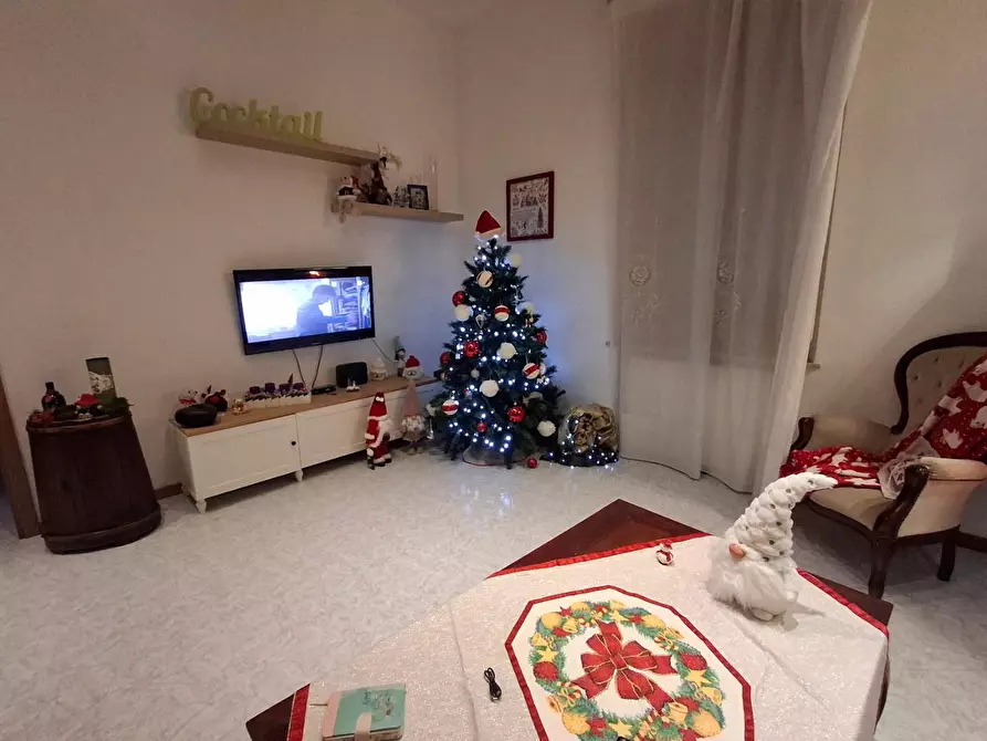 Immagine 3 di Appartamento in vendita  a Capraia E Limite