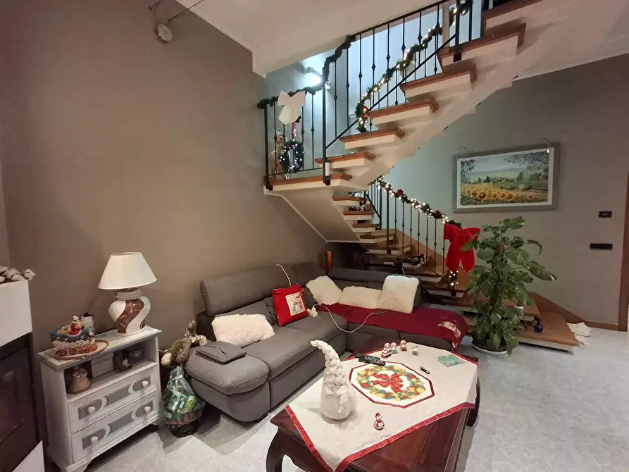 Immagine 7 di Appartamento in vendita  a Capraia E Limite