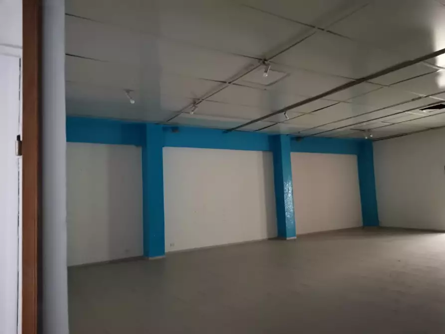 Immagine 4 di Laboratorio in vendita  a Poggibonsi