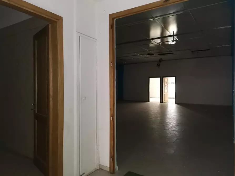 Immagine 9 di Laboratorio in vendita  a Poggibonsi