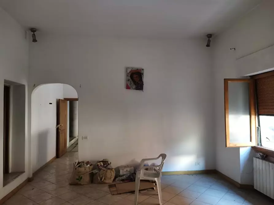 Immagine 1 di Palazzo in vendita  a Poggibonsi