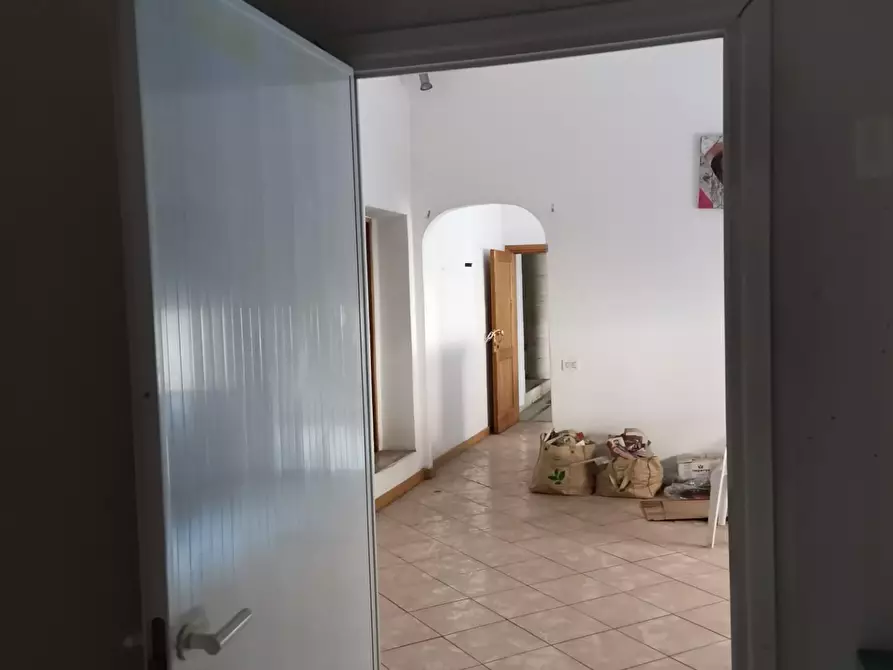 Immagine 10 di Palazzo in vendita  a Poggibonsi