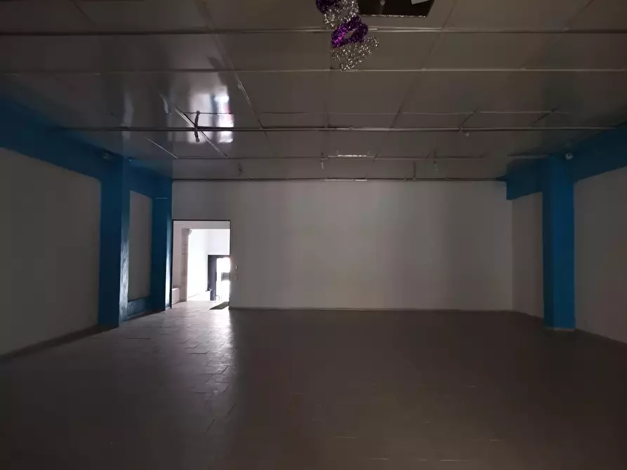 Immagine 19 di Palazzo in vendita  a Poggibonsi