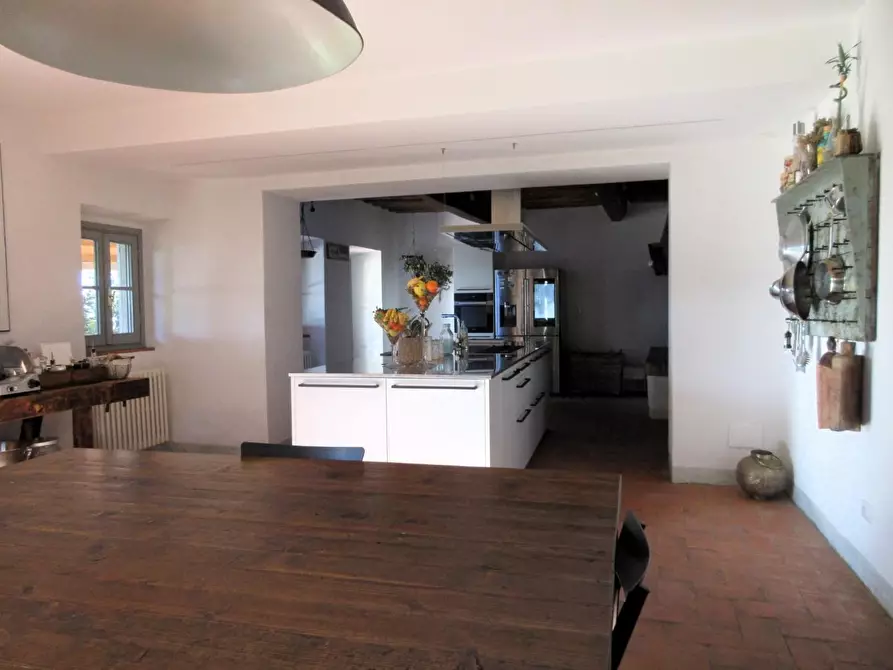 Immagine 10 di Casa colonica in vendita  a Capraia E Limite