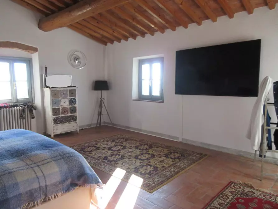 Immagine 13 di Casa colonica in vendita  a Capraia E Limite