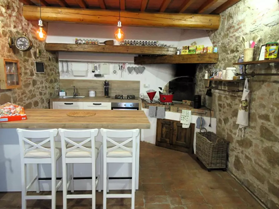 Immagine 9 di Casa colonica in vendita  a Capraia E Limite