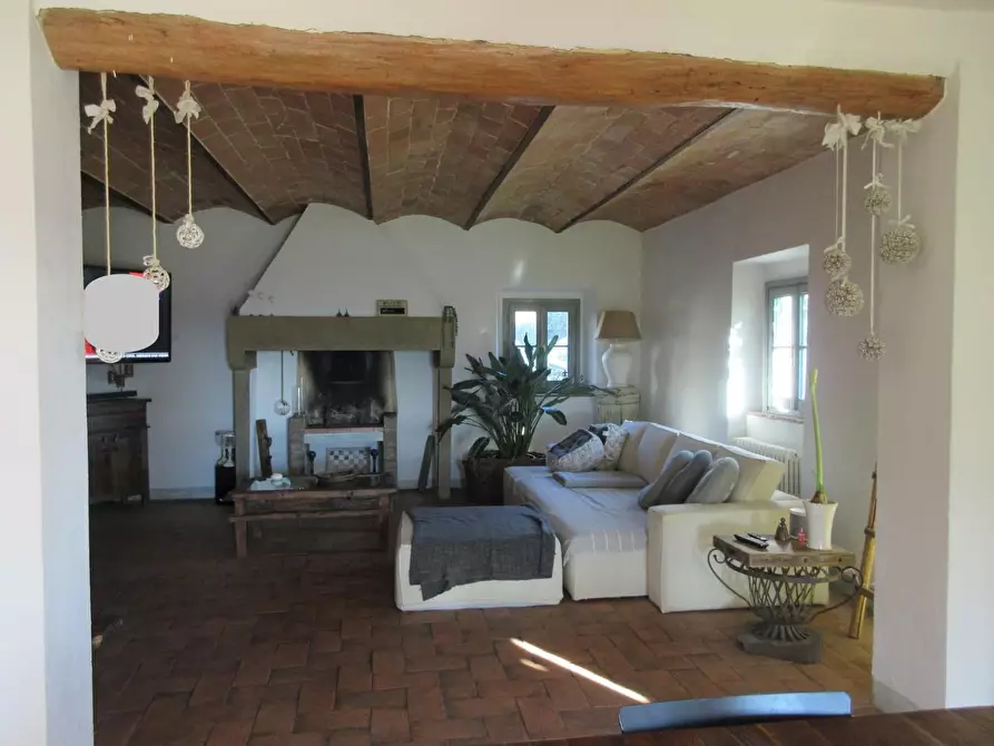 Immagine 5 di Casa colonica in vendita  a Capraia E Limite