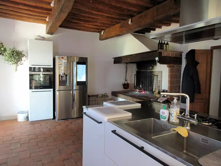Immagine 11 di Casa colonica in vendita  a Capraia E Limite