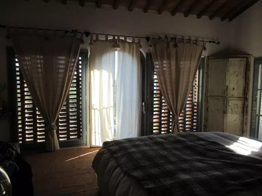 Immagine 16 di Casa colonica in vendita  a Capraia E Limite