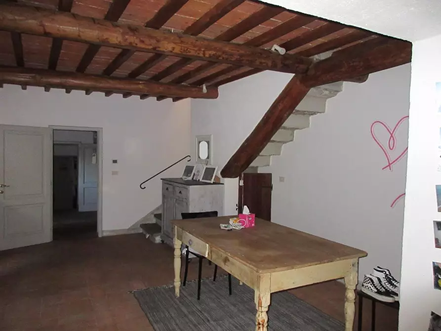 Immagine 8 di Casa colonica in vendita  a Capraia E Limite