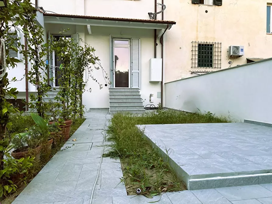 Immagine 2 di Terratetto in vendita  a Rosignano Marittimo