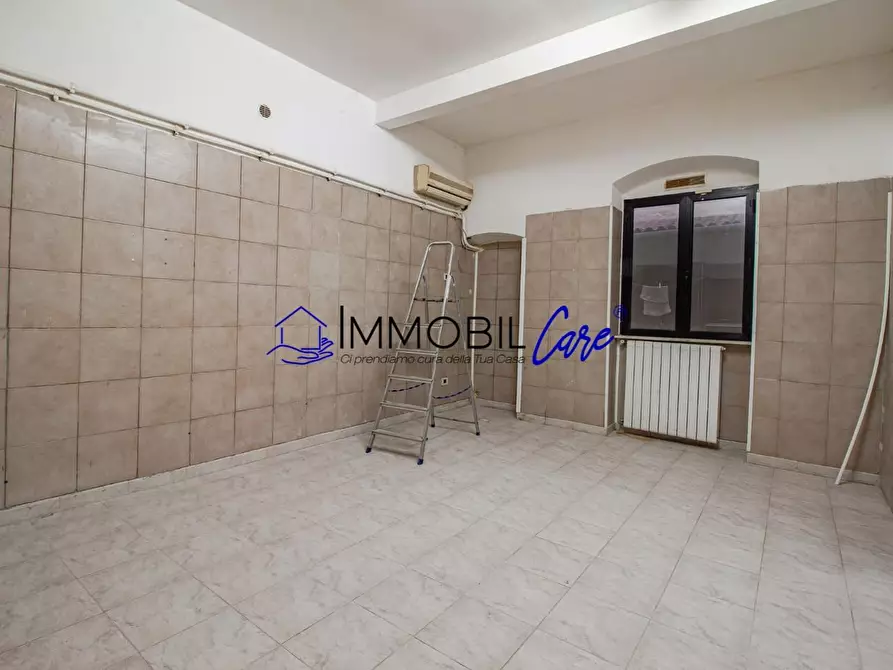 Immagine 10 di Laboratorio in vendita  a Livorno