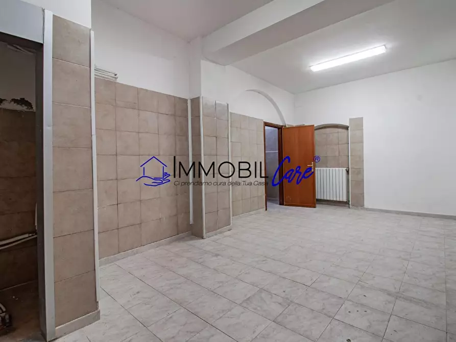 Immagine 13 di Laboratorio in vendita  a Livorno