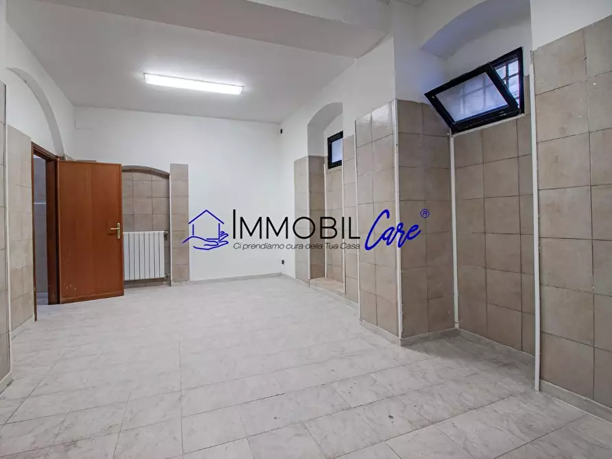 Immagine 15 di Laboratorio in vendita  a Livorno