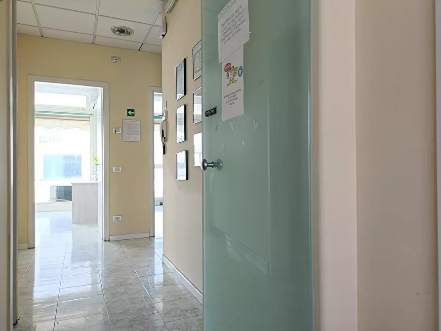 Immagine 16 di Ufficio in vendita  a Empoli