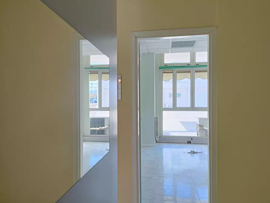 Immagine 2 di Ufficio in vendita  a Empoli