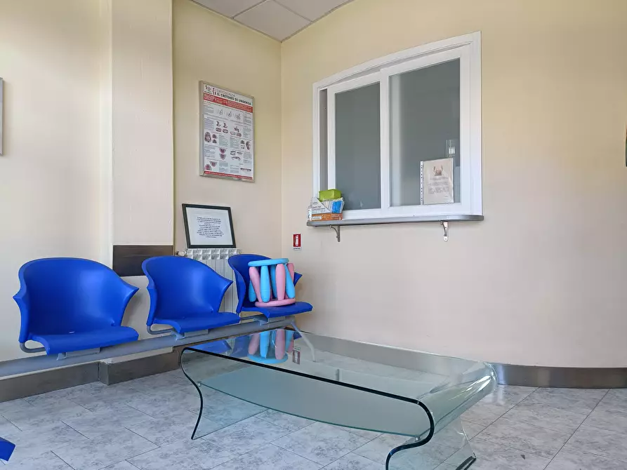 Immagine 10 di Ufficio in vendita  a Empoli