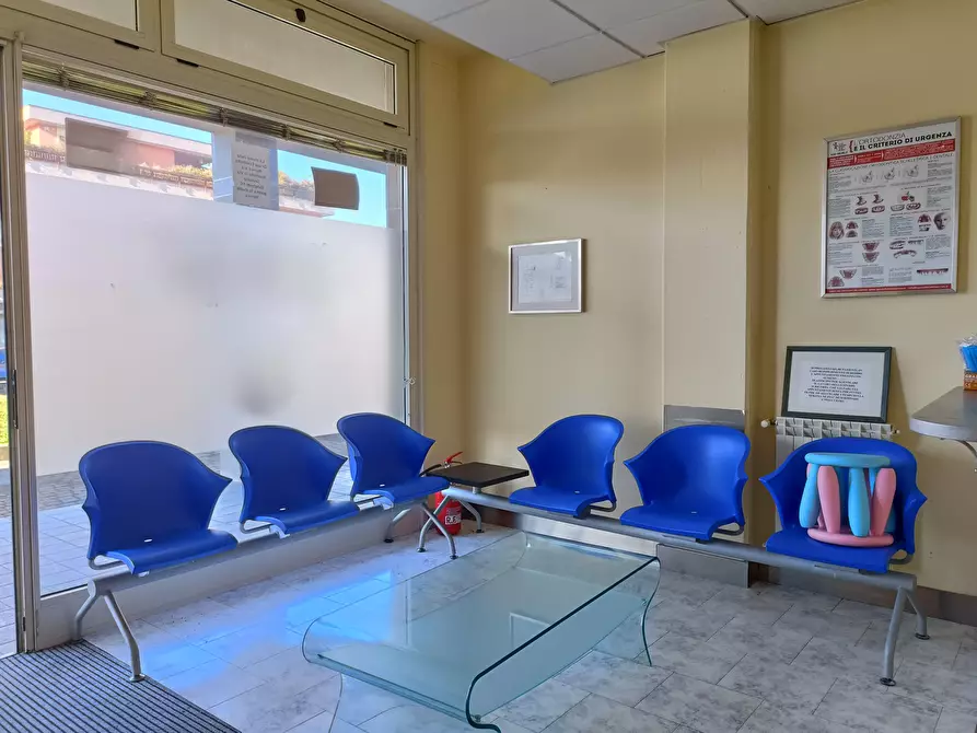 Immagine 9 di Ufficio in vendita  a Empoli