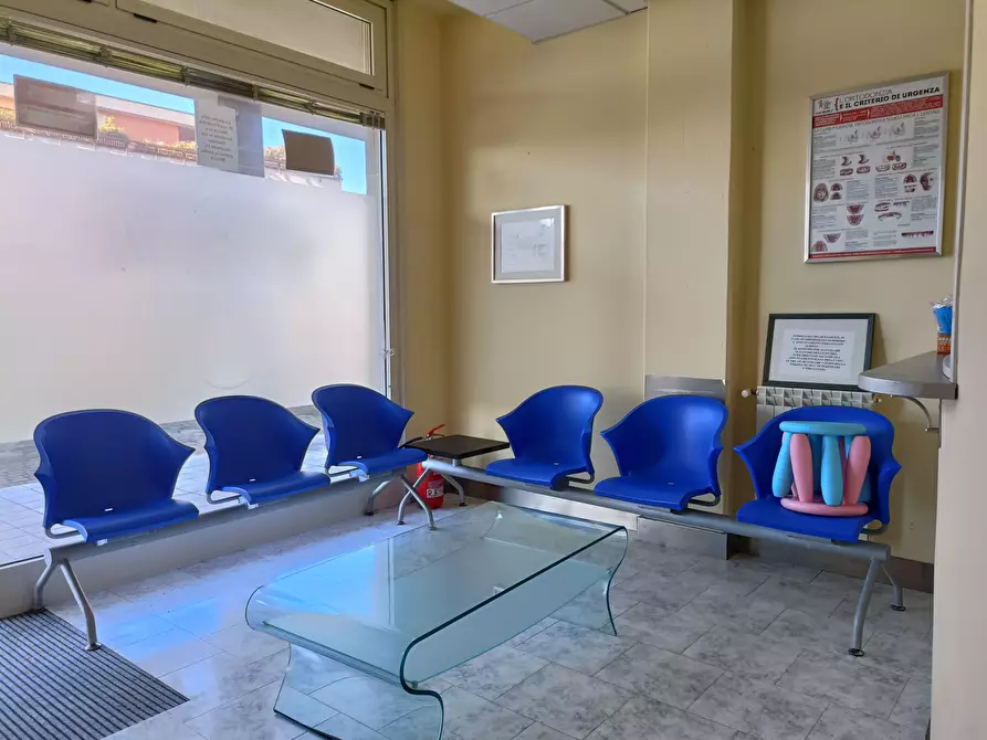 Immagine 13 di Ufficio in vendita  a Empoli