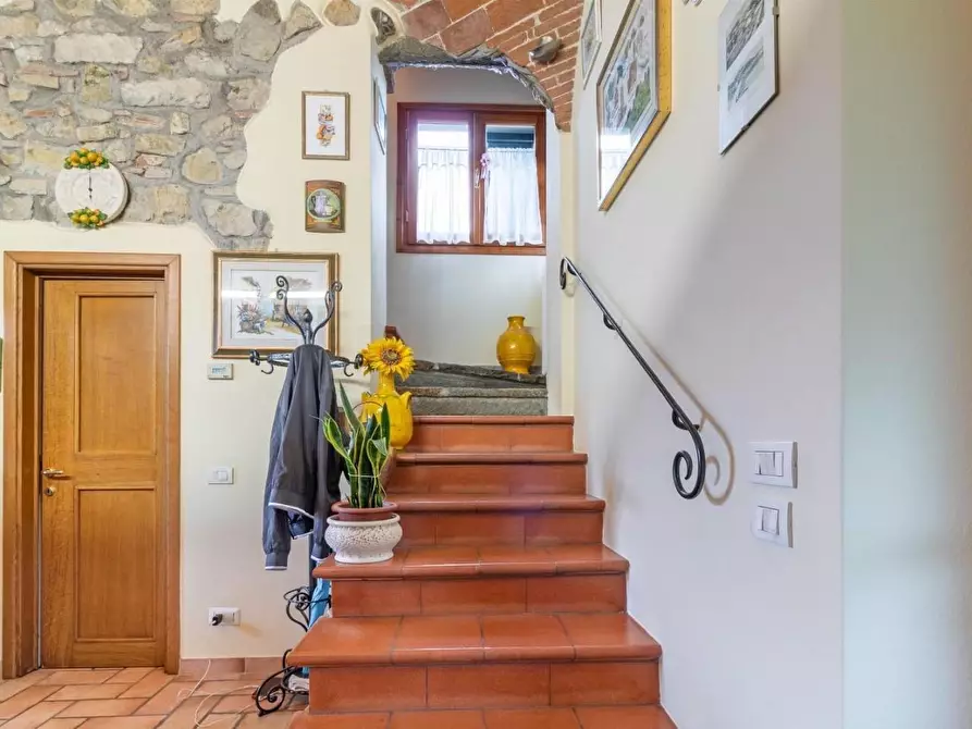 Immagine 1 di Porzione di casa in vendita  a Lastra A Signa