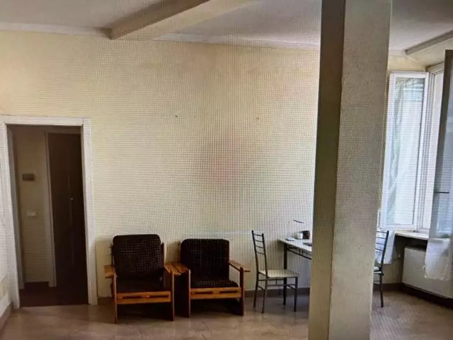 Immagine 6 di Appartamento in vendita  a Siena