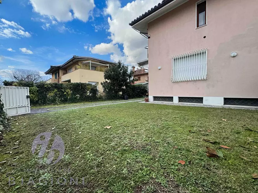 Immagine 4 di Appartamento in vendita  a Pietrasanta