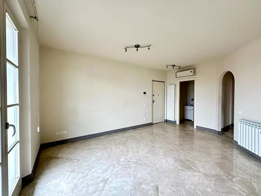 Immagine 6 di Appartamento in vendita  a Lucca