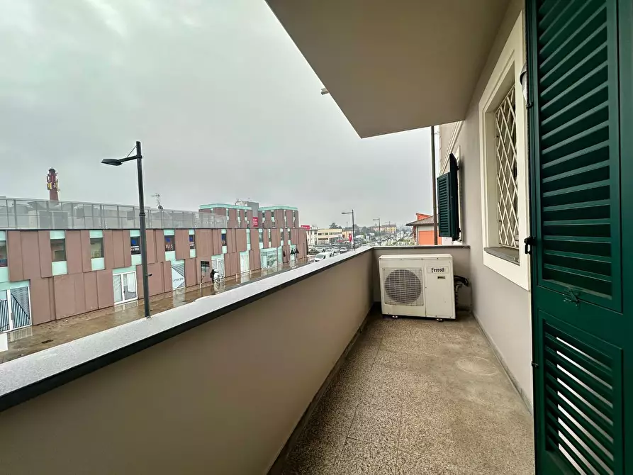 Immagine 28 di Appartamento in vendita  a Lucca