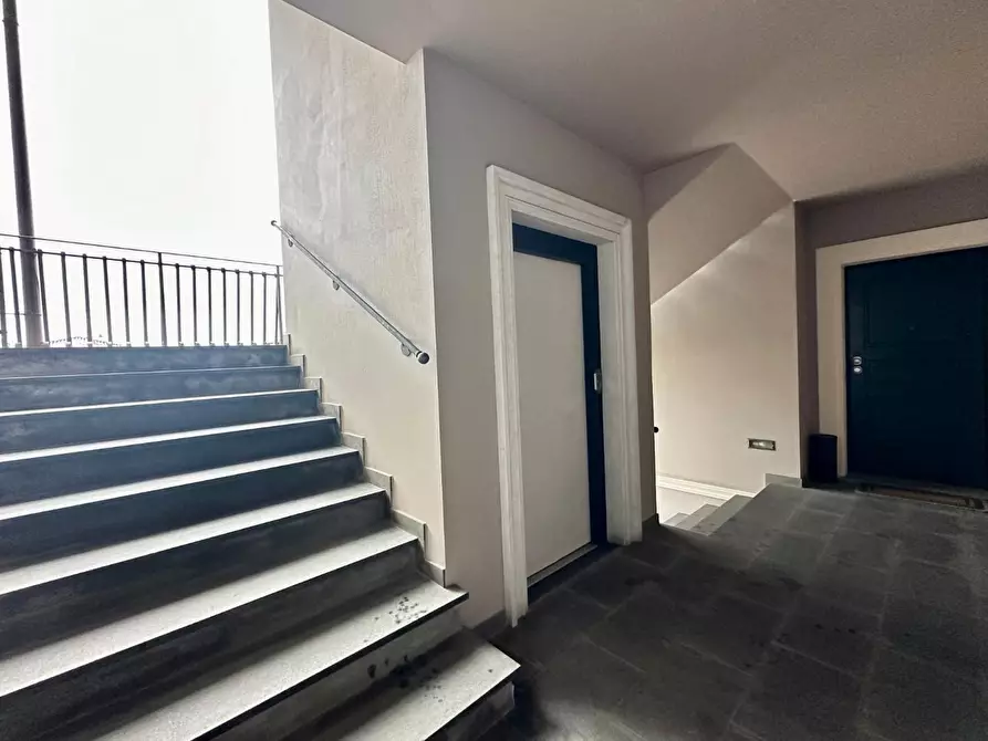 Immagine 29 di Appartamento in vendita  a Lucca