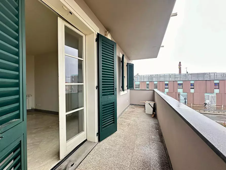 Immagine 18 di Appartamento in vendita  a Lucca