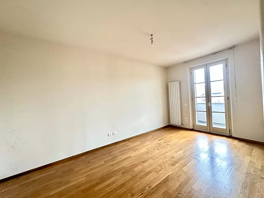 Immagine 11 di Appartamento in vendita  a Lucca