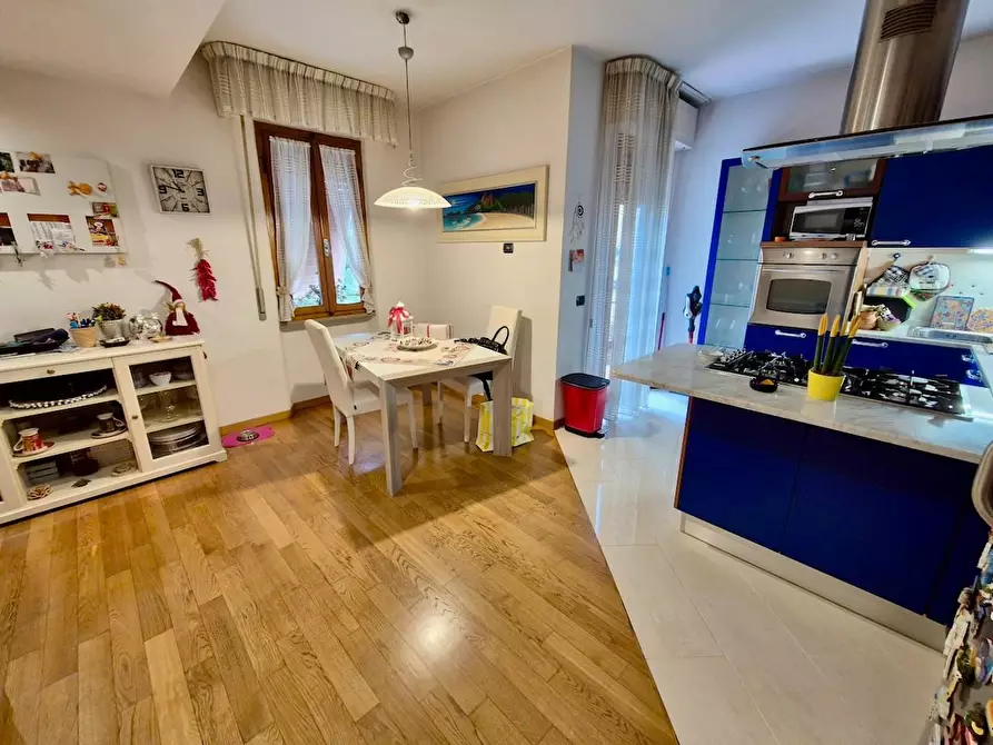 Immagine 8 di Villa in vendita  a Pisa