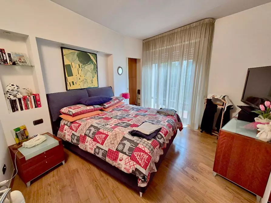 Immagine 13 di Villa in vendita  a Pisa