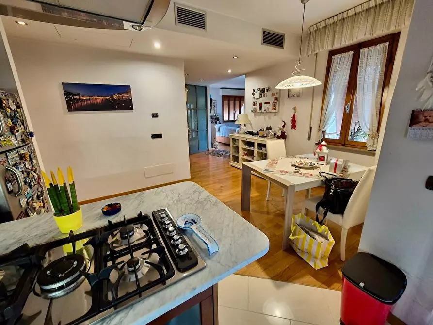 Immagine 10 di Villa in vendita  a Pisa