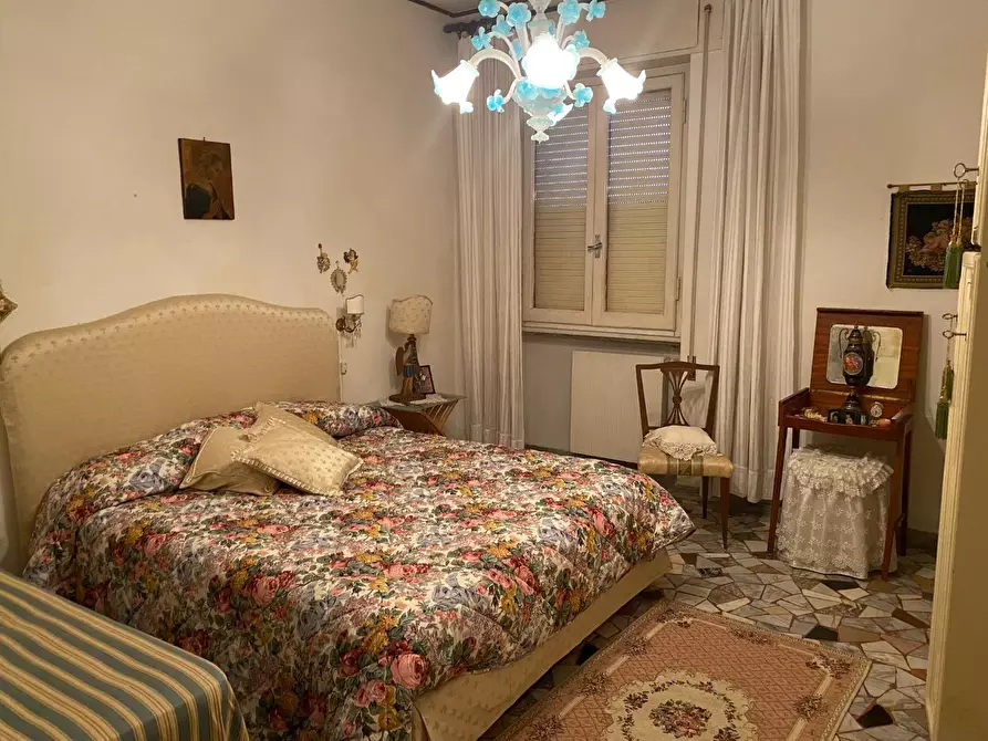 Immagine 11 di Appartamento in vendita  a Viareggio