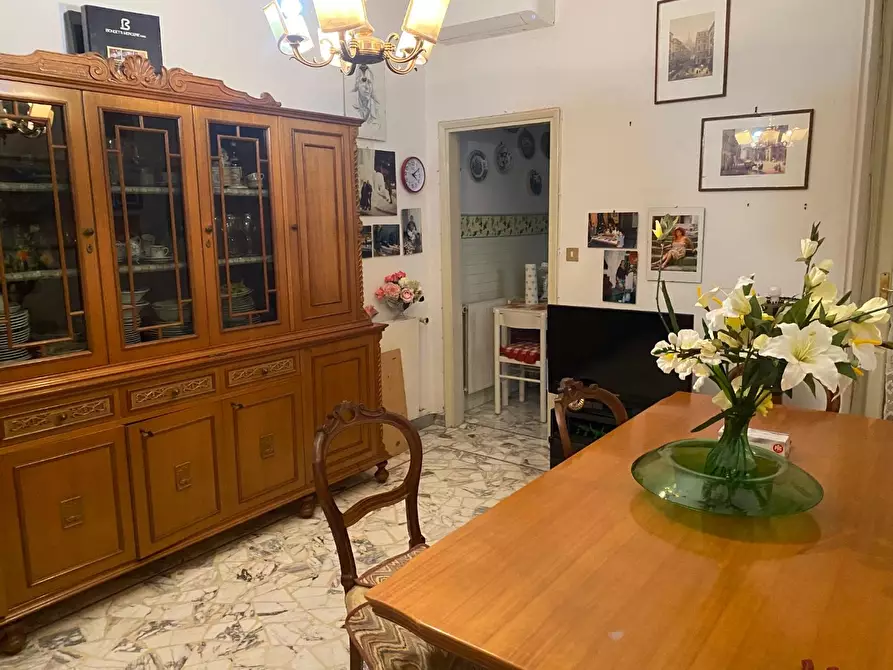 Immagine 2 di Appartamento in vendita  a Viareggio