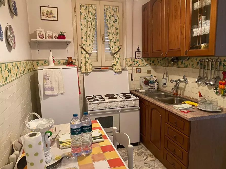 Immagine 3 di Appartamento in vendita  a Viareggio