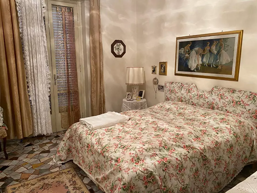 Immagine 10 di Appartamento in vendita  a Viareggio